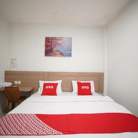 Oyo 90830 Multatuli Guest House Medan Dış mekan fotoğraf