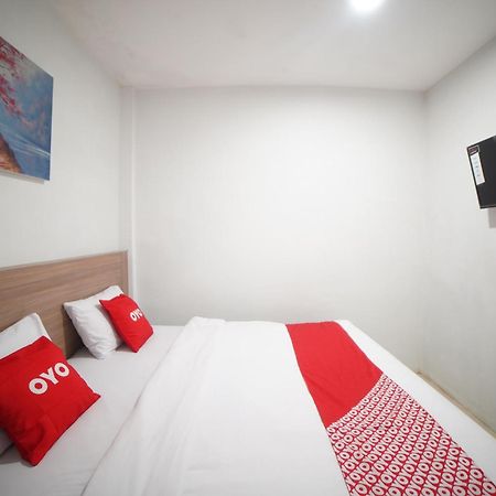 Oyo 90830 Multatuli Guest House Medan Dış mekan fotoğraf