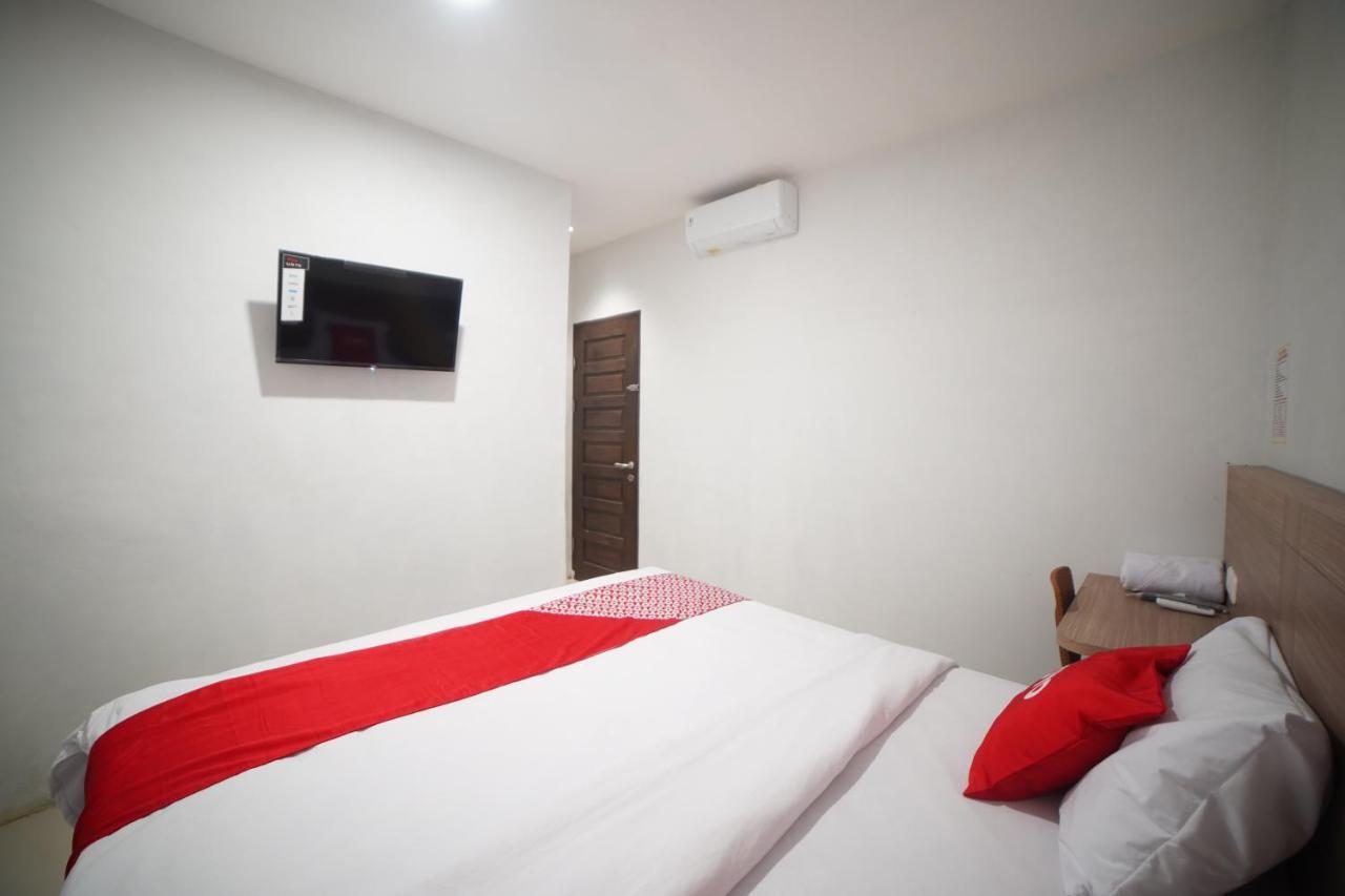 Oyo 90830 Multatuli Guest House Medan Dış mekan fotoğraf