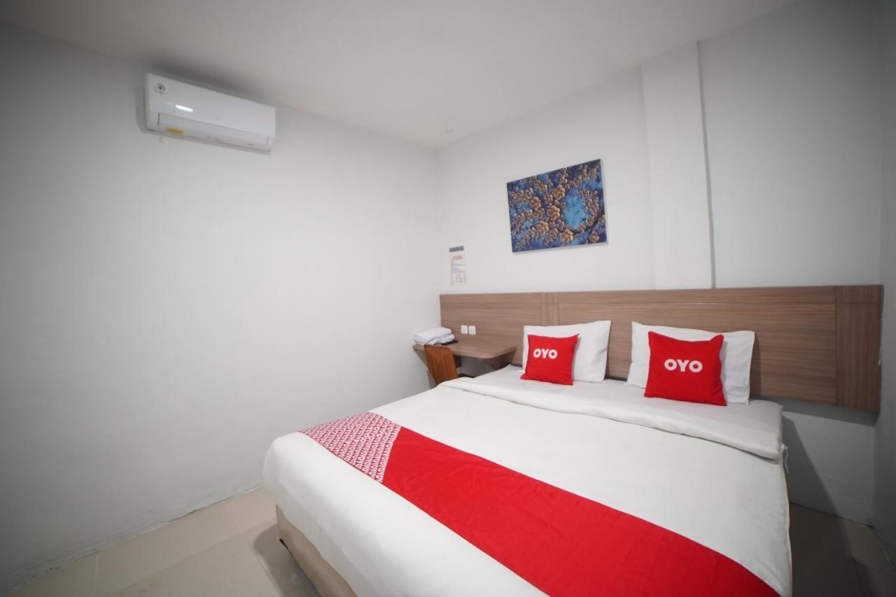 Oyo 90830 Multatuli Guest House Medan Dış mekan fotoğraf