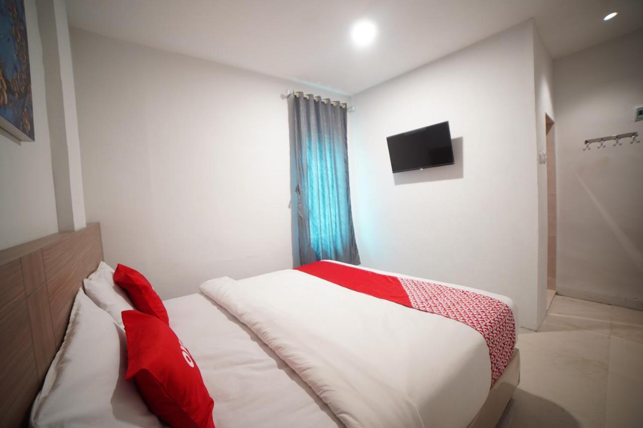 Oyo 90830 Multatuli Guest House Medan Dış mekan fotoğraf